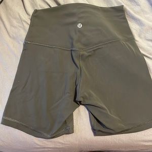 Lulu bike shorts
